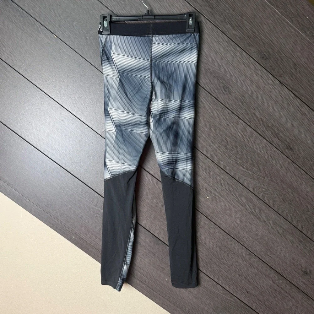 Nike Dri-FIT Women's Printed Compression Leggings Medium Black Gray Training
